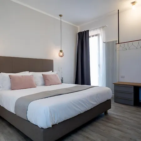 Hotel Benaco36 *